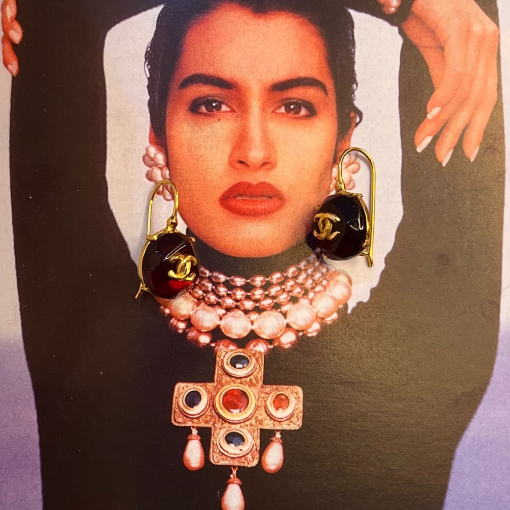 chanel gold cc red gripoix earrings